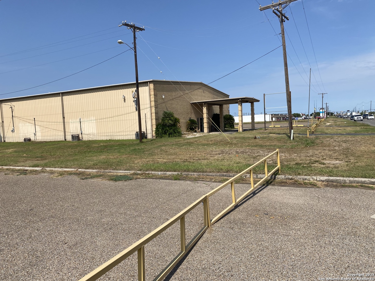 1044 W Nolana Loop