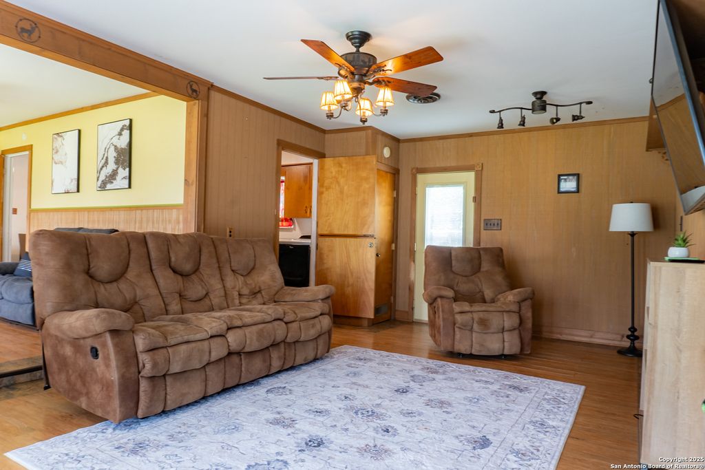 Photo of 517 East Martindale Rd, Seguin, TX 78155 (MLS # 1888007)