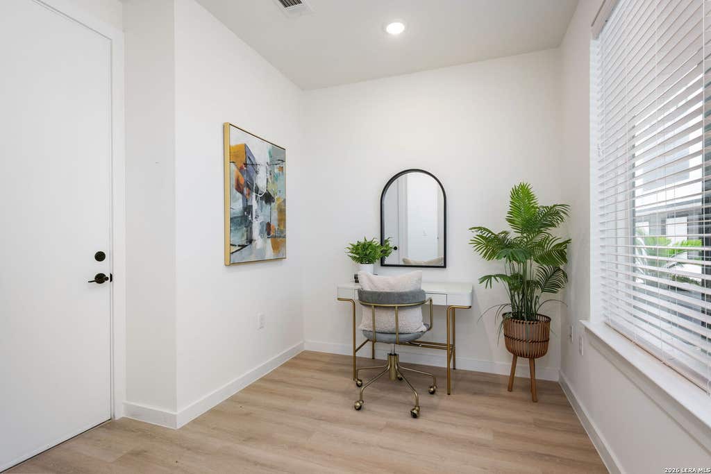 Photo of 719 E Locust 3108 #3108, San Antonio, TX 78212 (MLS # 2000495)