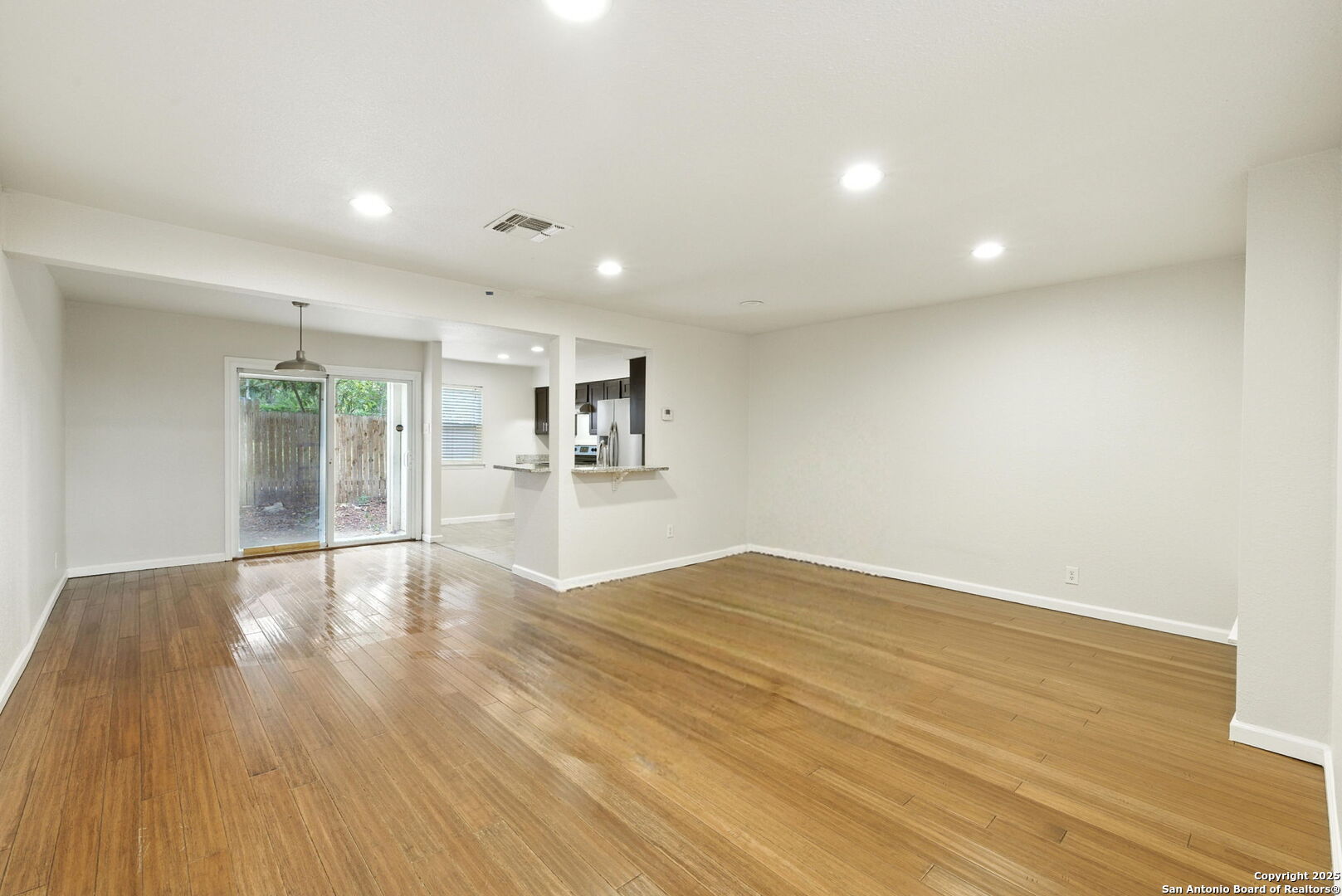 100 Lorenz Rd 1502
