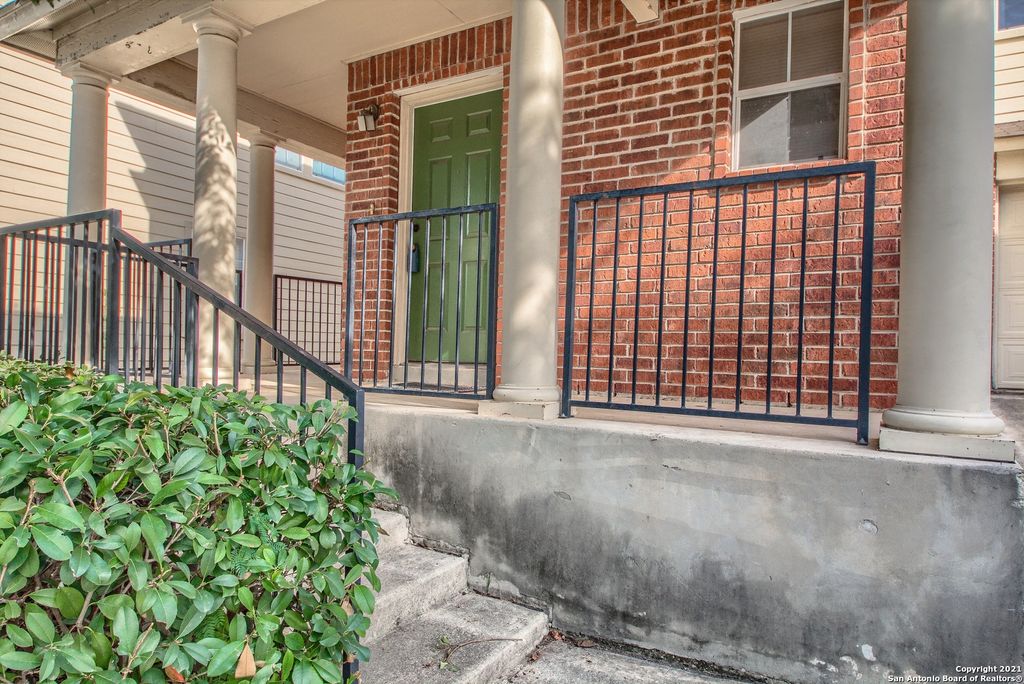 Photo of 143 ARROW OAKS, San Antonio, TX 78249 (MLS # 1953293)