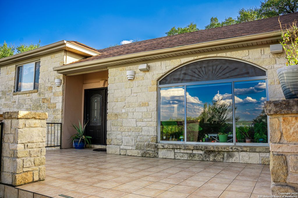 Photo of 102 SAGE, Canyon Lake, TX 78133 (MLS # 1918386)