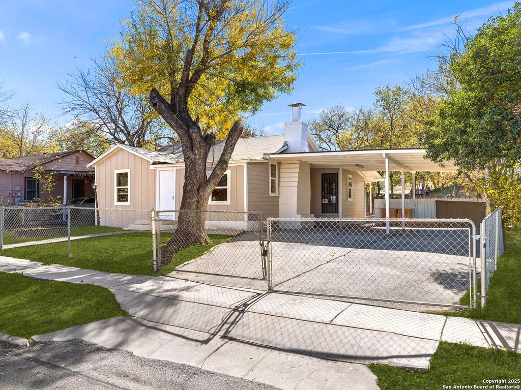 Photo of 846 San Angelo, San Antonio, TX 78201 (MLS # 1930132)