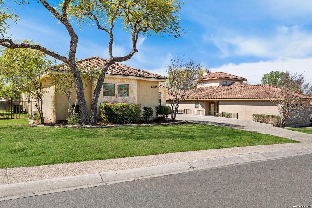 Photo of 25007 Estancia, San Antonio, TX 78260 (MLS # 1951176)