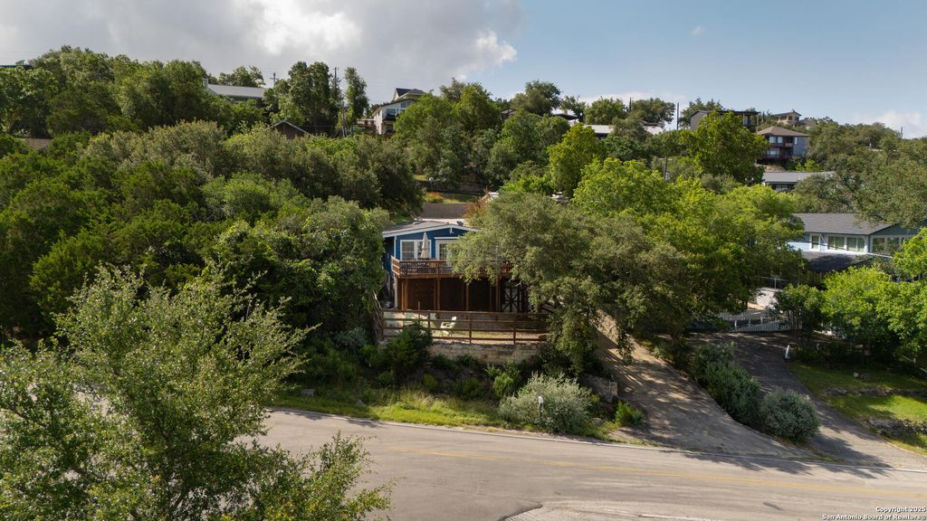 Photo of 574 Skyline Drive, Canyon Lake, TX 78133 (MLS # 1861896)