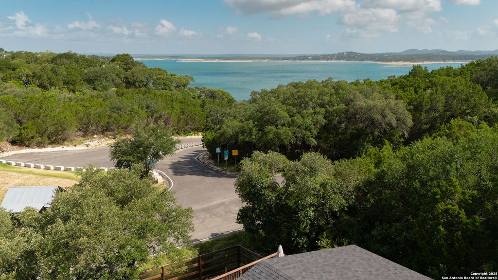 Photo of 574 Skyline Drive, Canyon Lake, TX 78133 (MLS # 1861896)