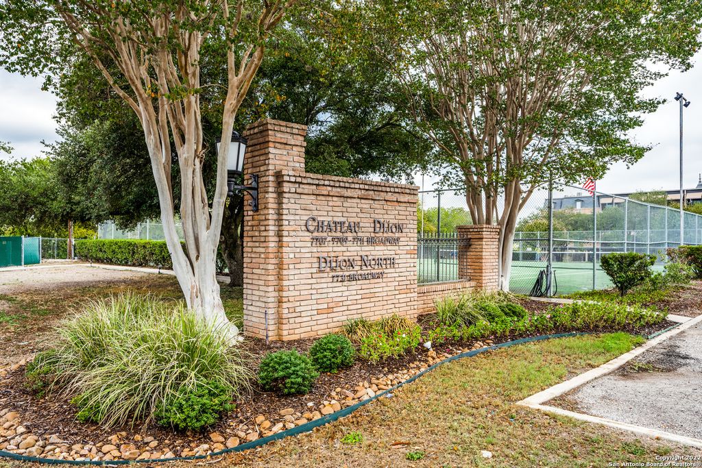 Photo of 7711 BROADWAY 27C #27C, San Antonio, TX 78209 (MLS # 1958962)