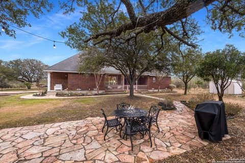 A home in Hondo