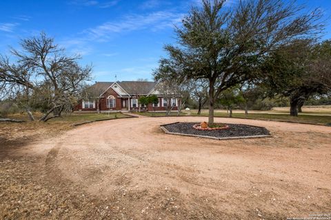 A home in Hondo