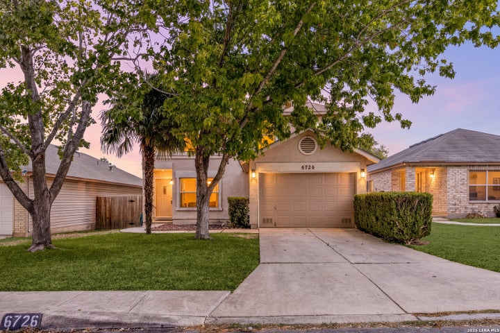 Photo 1 of 36 — 6726 MELODY CANYON DR, San Antonio, TX 78239
