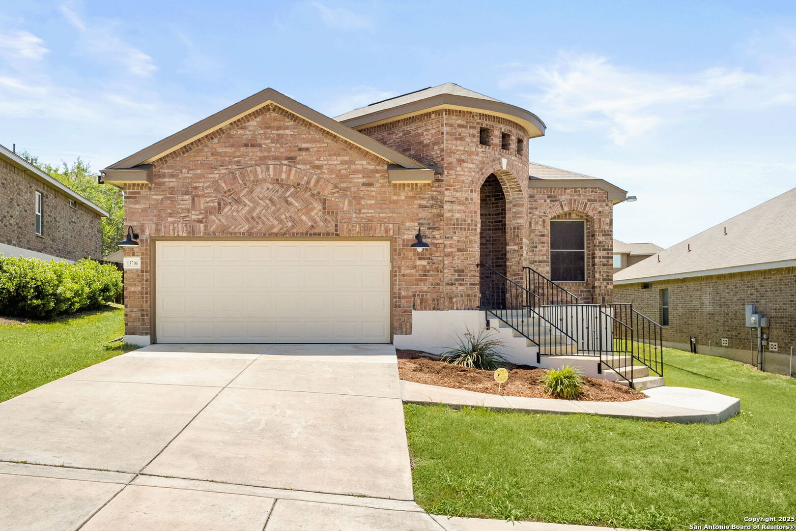 13706 trailside