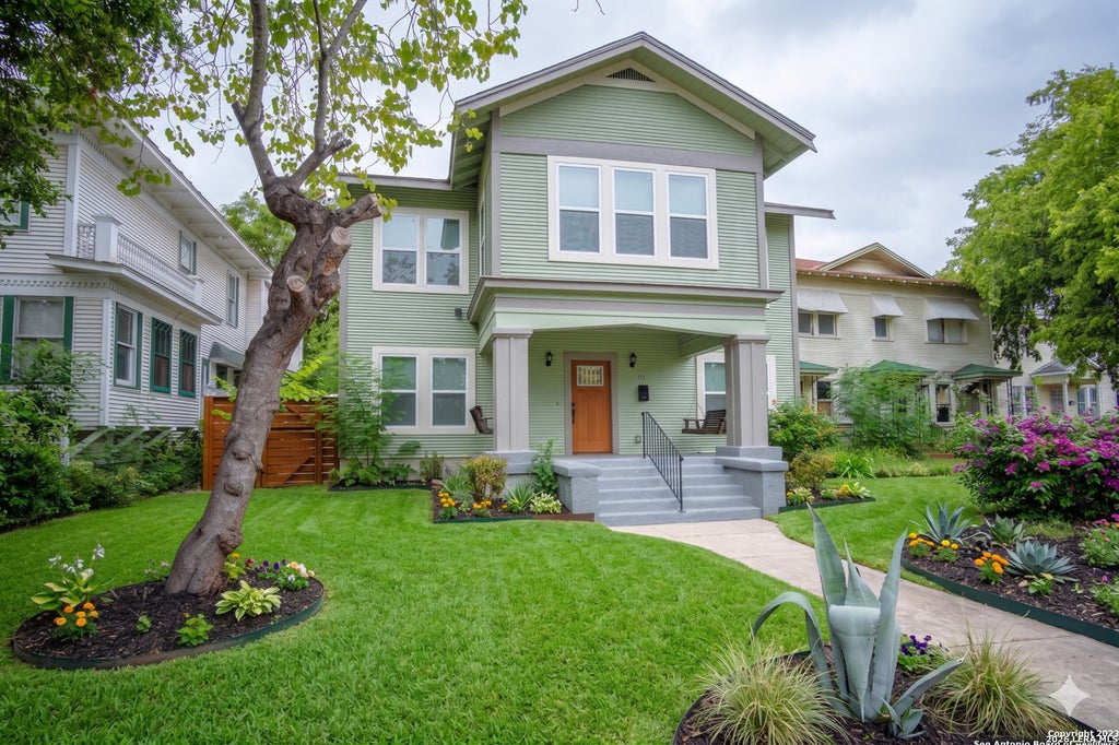 Photo of 123 CASTILLO AVE, San Antonio, TX 78210 (MLS # 1966573)