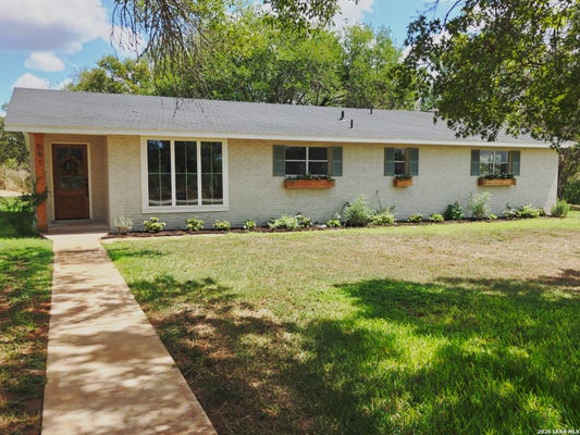 591 COUSER BLVD, CHARLOTTE, TX 78011 - Image c6ff7aeab7fa8485df90346e7d05348d/753694597