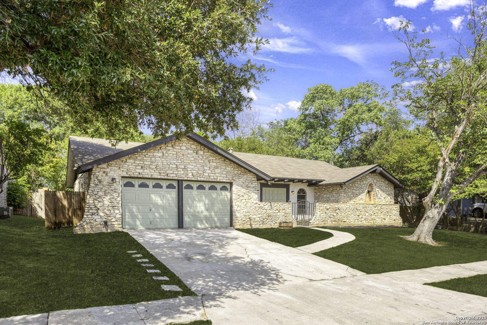 6015 Forest Ridge