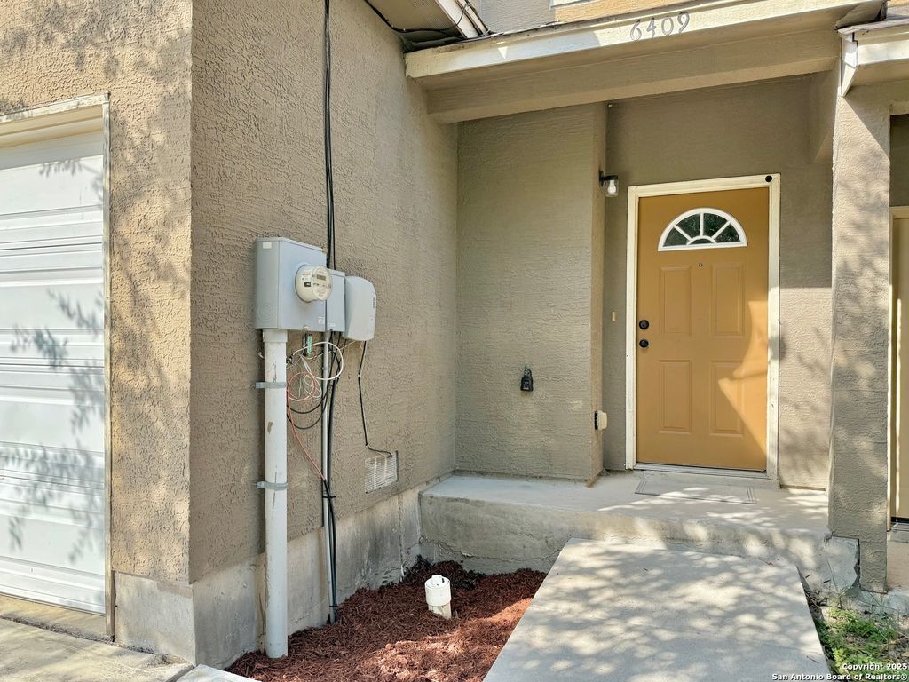 Photo of 6409 Aspen Hill, San Antonio, TX 78238 (MLS # 1910308)
