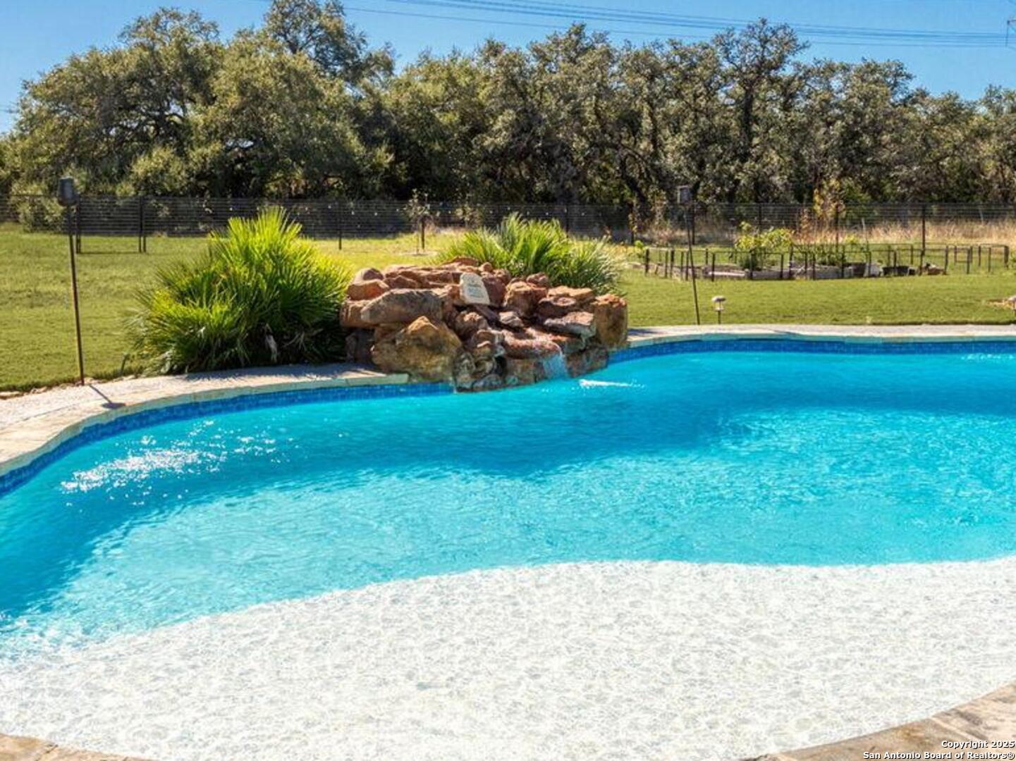 795 MAXIMINO RIDGE RD