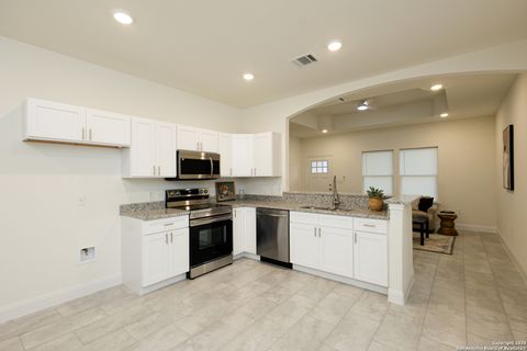 1531 W Ridgewood Ct San Antonio TX 78201