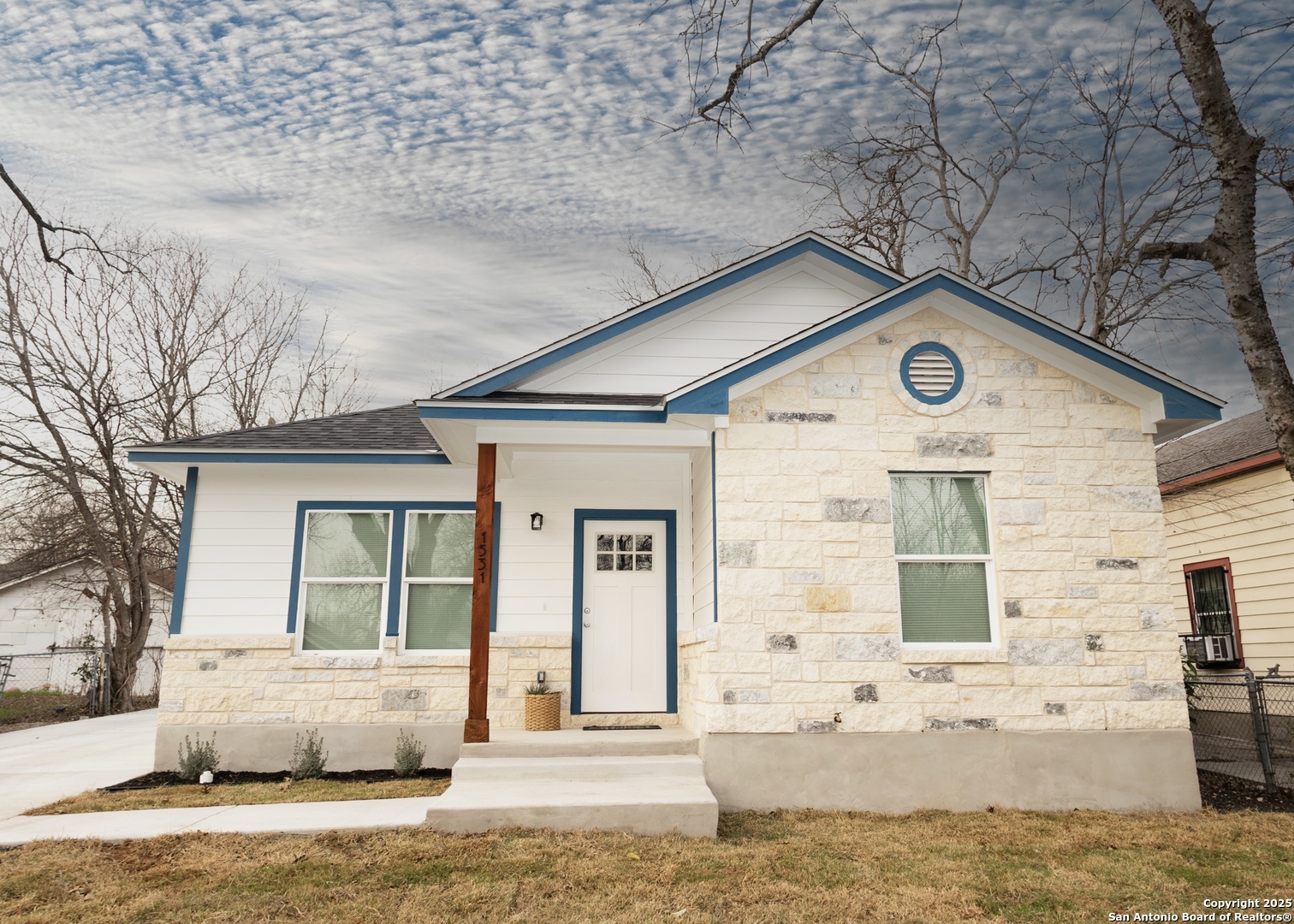 1531 W Ridgewood Ct