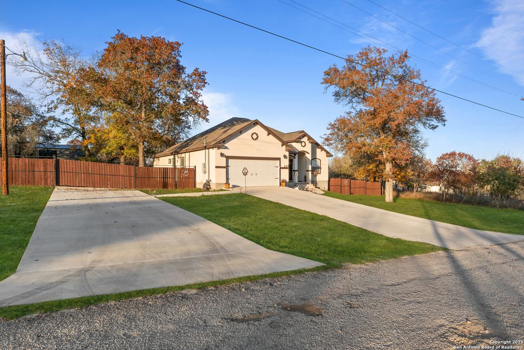 Photo of 225 BROKEN STAR TRAIL, Poteet, TX 78065 (MLS # 1930293)