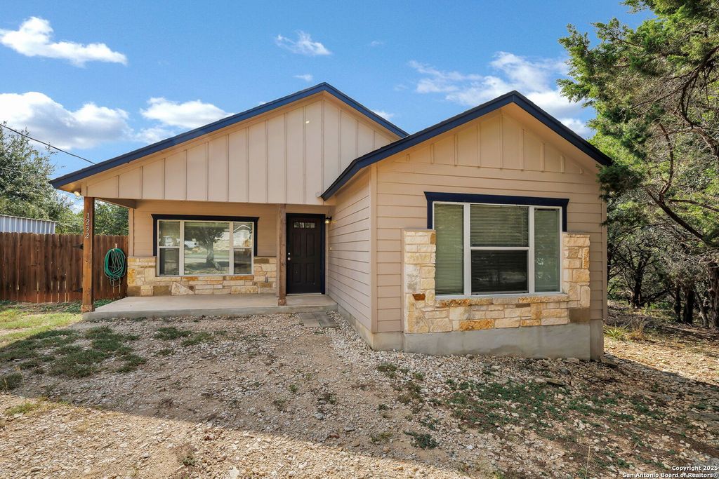 Photo of 1232 Eastview Dr, Canyon Lake, TX 78133 (MLS # 1913939)