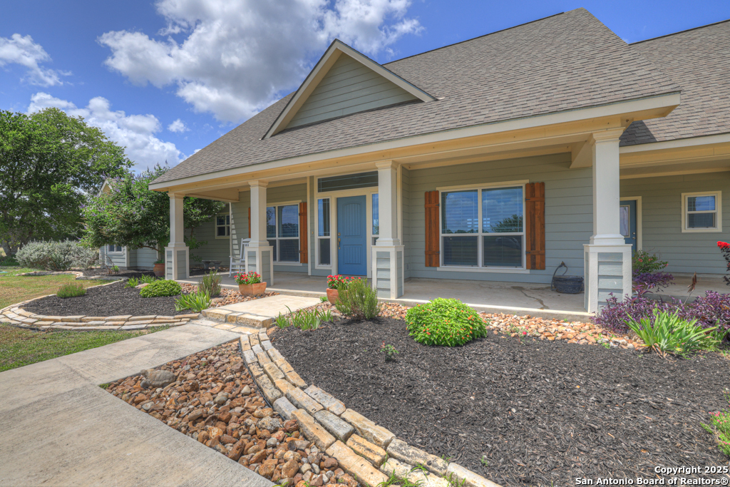 2048 E Martindale