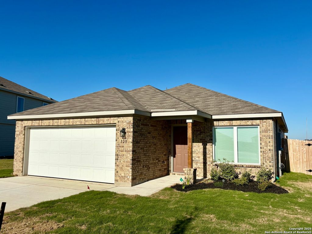 Photo of 729 Canyon View, Seguin, TX 78155 (MLS # 1912988)