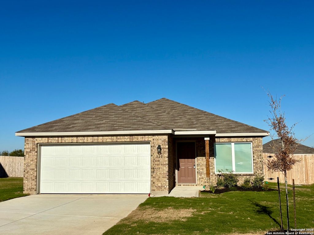Photo of 729 Canyon View, Seguin, TX 78155 (MLS # 1912988)