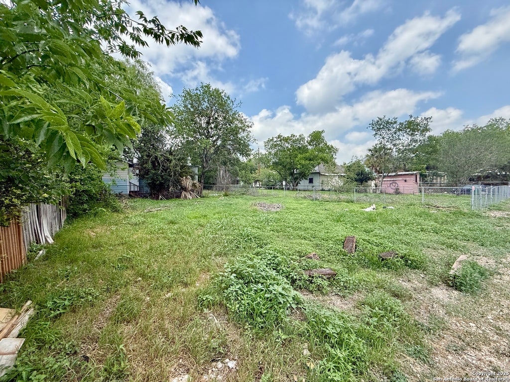 Photo of 117 Gravel St, San Antonio, TX 78203 (MLS # 1863007)
