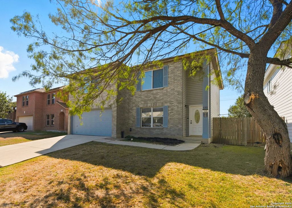 Photo of 535 Centro Hermosa, San Antonio, TX 78245 (MLS # 1914533)