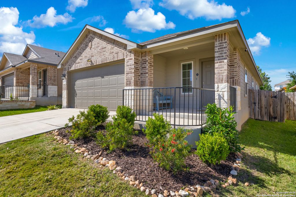 Photo of 13927 Borolanite Dr, San Antonio, TX 78253 (MLS # 1929651)