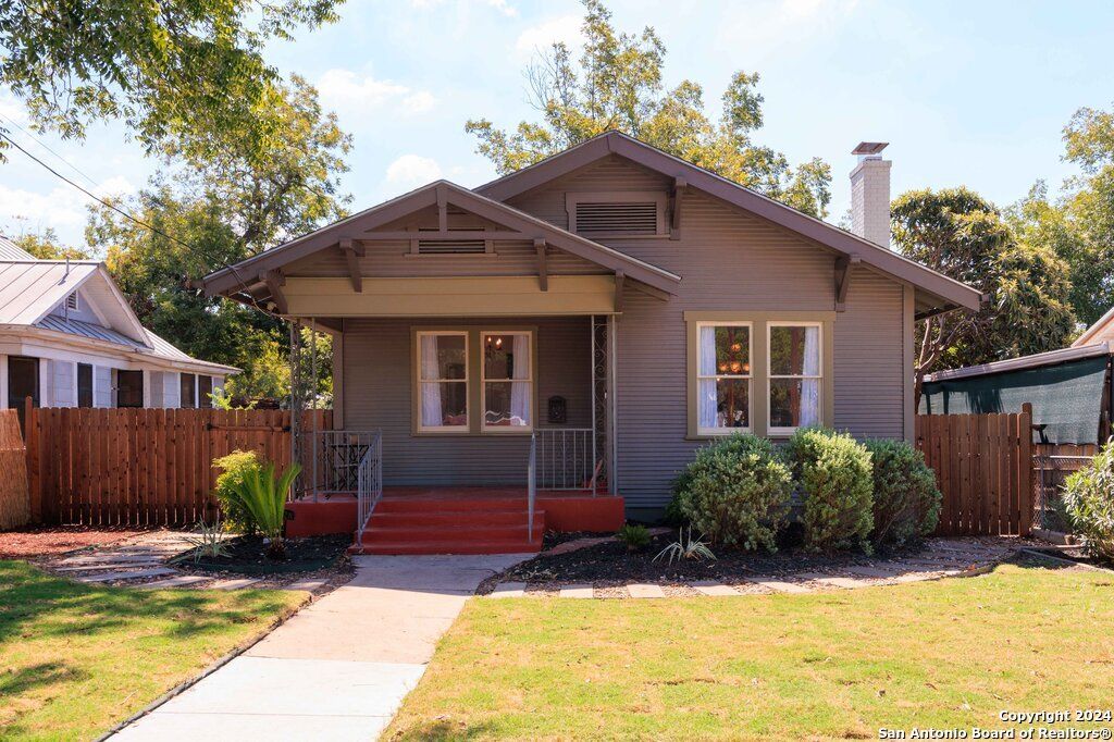 Photo of 228 clifford, San Antonio, TX 78210 (MLS # 1914426)