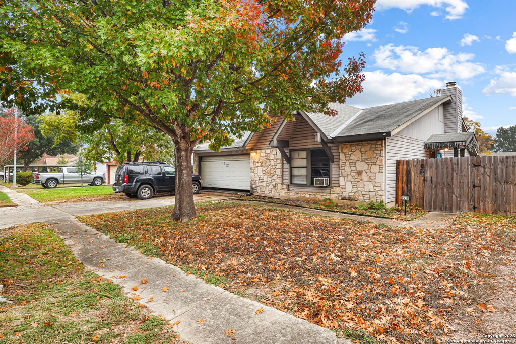 Photo of 4918 Dare Ln, San Antonio, TX 78217 (MLS # 1929462)