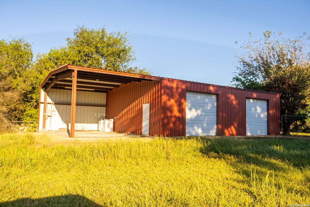 Photo of 637 Strempel Rd, Seguin, TX 78155 (MLS # 1943393)