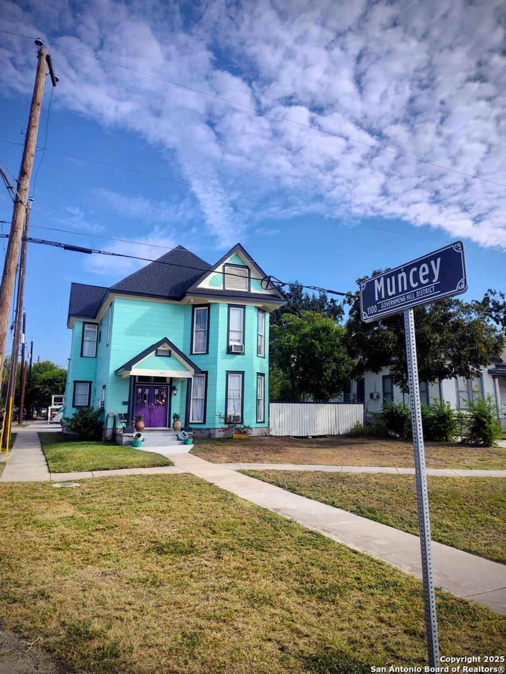 Photo of 1901 interstate 35, San Antonio, TX 78208 (MLS # 1914547)