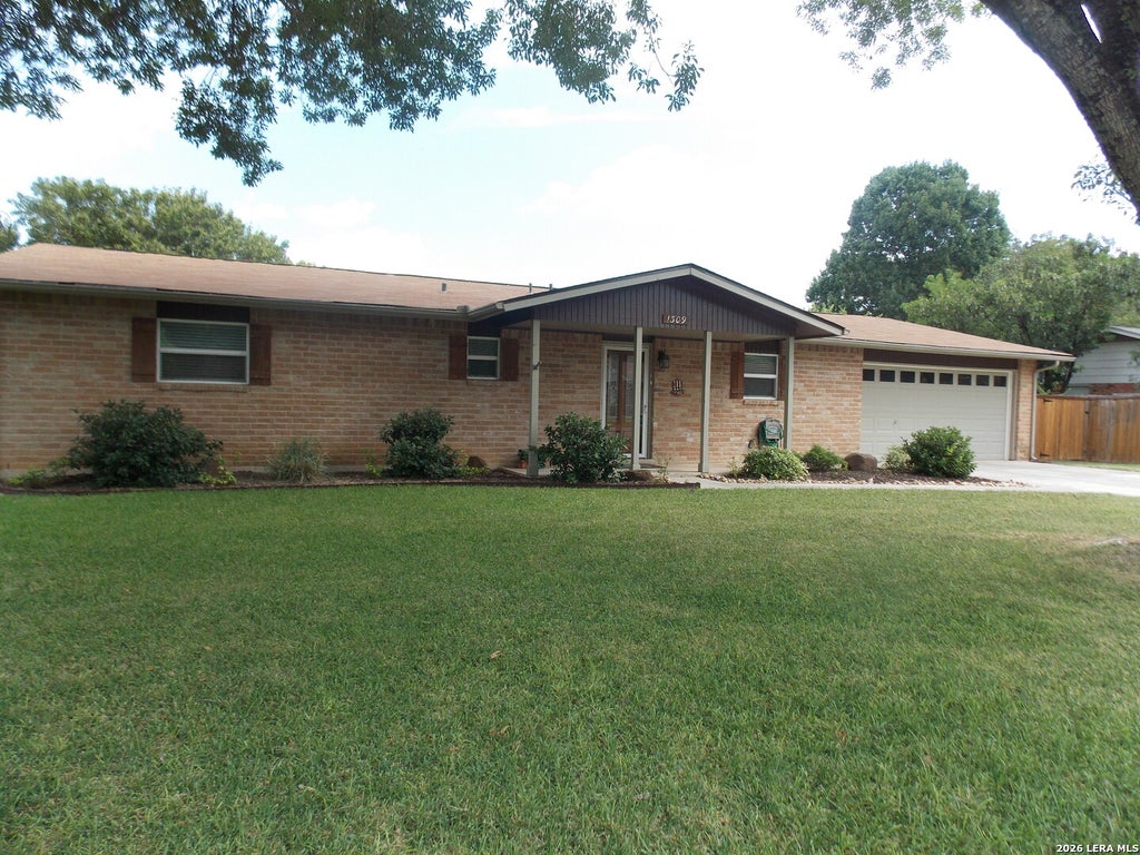 Photo of 1309 Azalea Lane, New Braunfels, TX 78130 (MLS # 2008331)