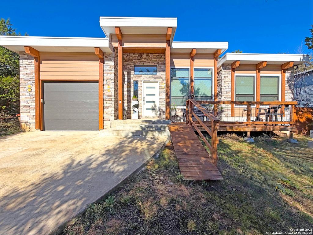 Photo of 1151 Eastview, Canyon Lake, TX 78133 (MLS # 1927521)