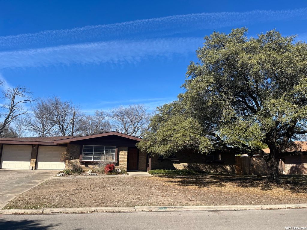 Photo of 425 Driftwind, Windcrest, TX 78239 (MLS # 1947405)