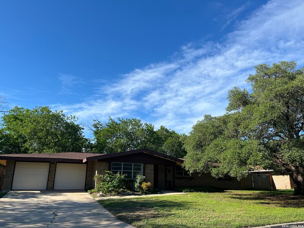 Photo of 425 Driftwind, Windcrest, TX 78239 (MLS # 1947405)