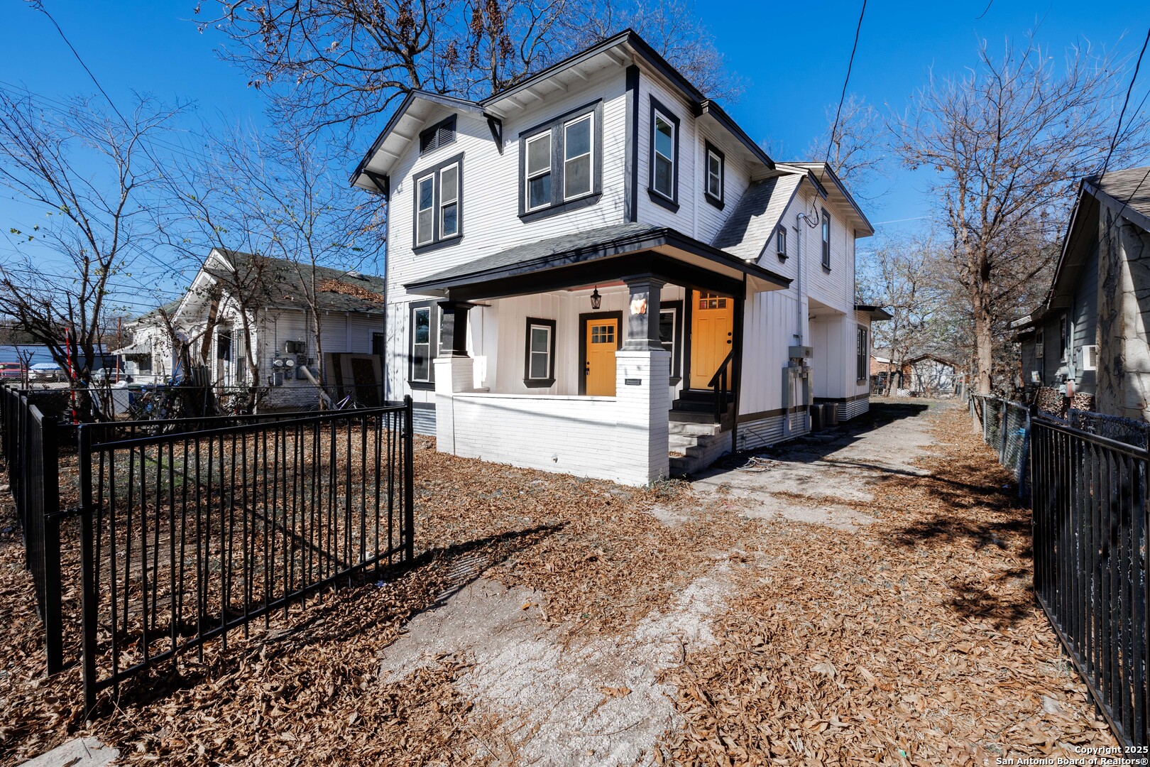 109 BLUE BONNET ST