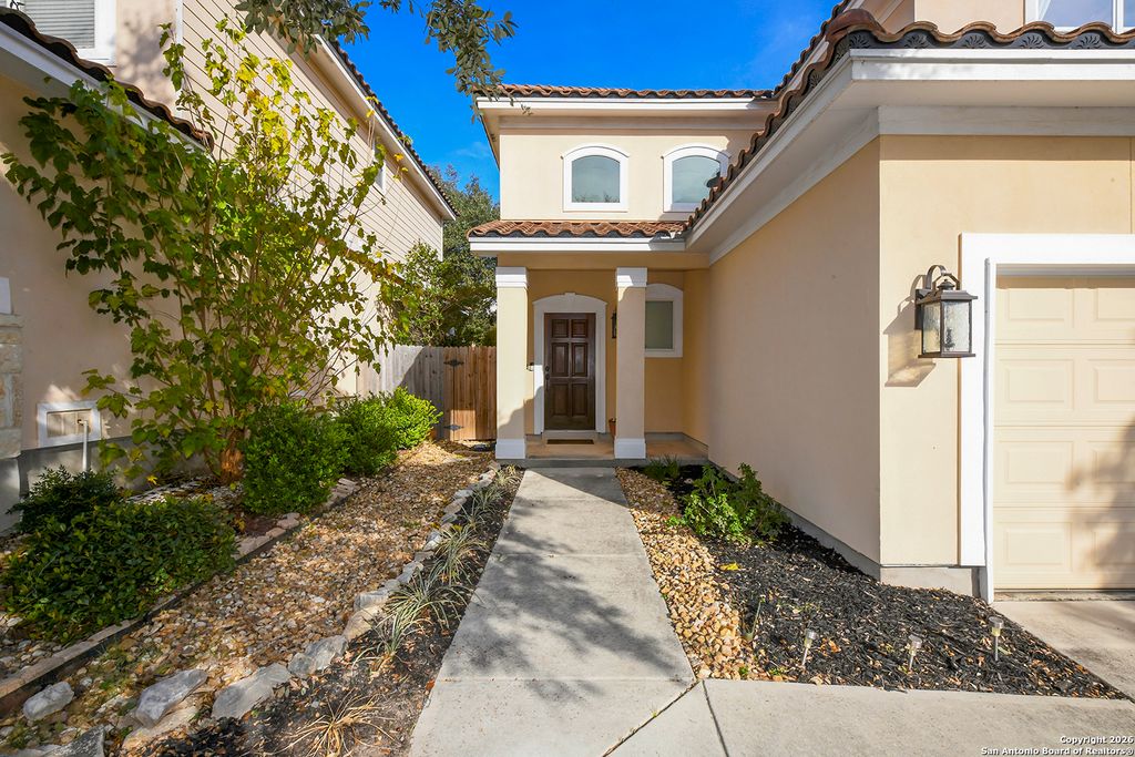 Photo of 1119 Pinnacle Fls, San Antonio, TX 78260 (MLS # 1931157)