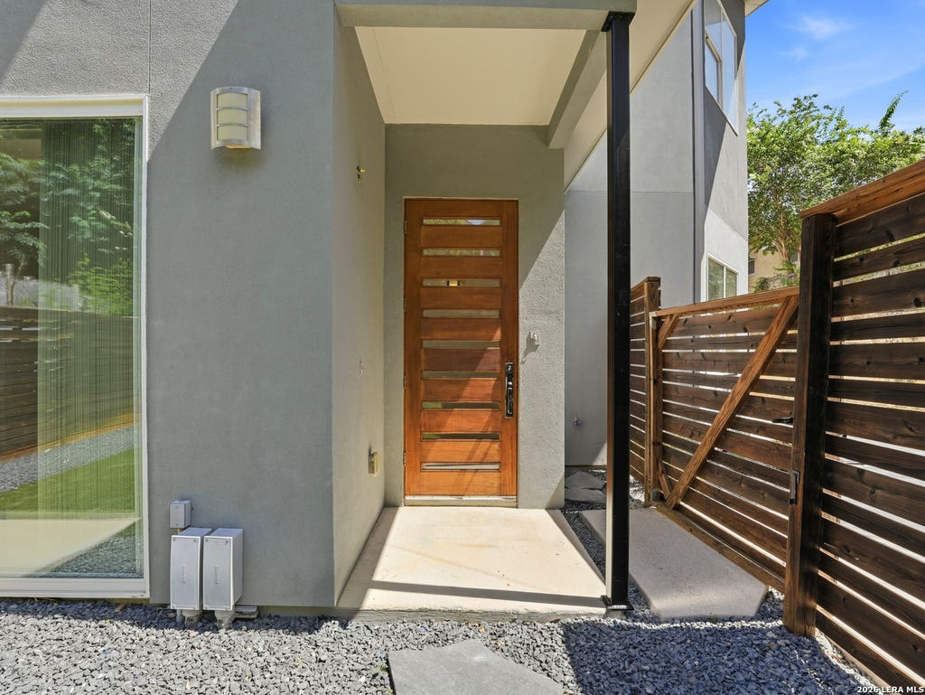 Photo of 128 Marcia Pl 101 #101, Alamo Heights, TX 78209 (MLS # 1999562)