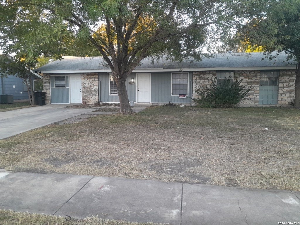 Photo of 115 Meadow Trail Dr, San Antonio, TX 78227 (MLS # 2016606)