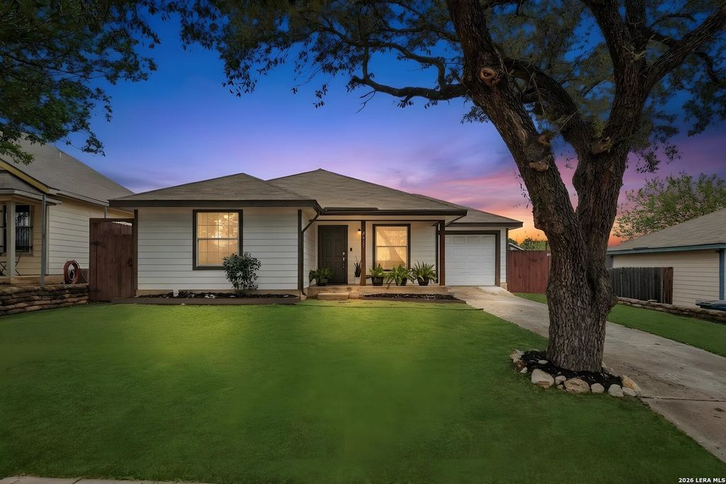 Photo of 2829 Wyoming, San Antonio, TX 78203 (MLS # 1948380)