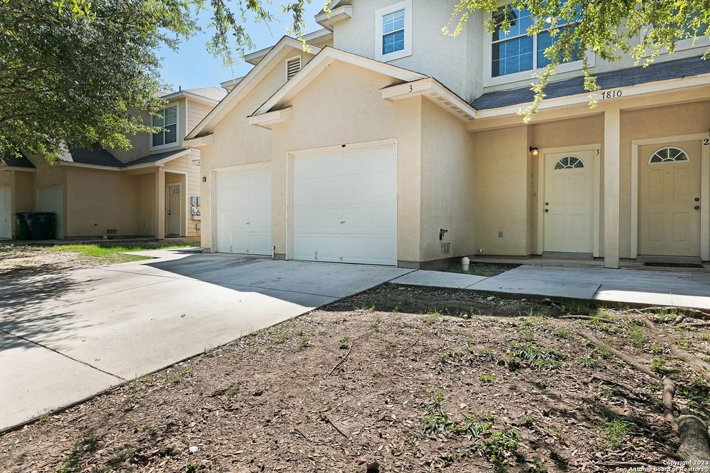Photo of 7810 KINGSBURY WOOD 4 #4, San Antonio, TX 78240 (MLS # 1912422)