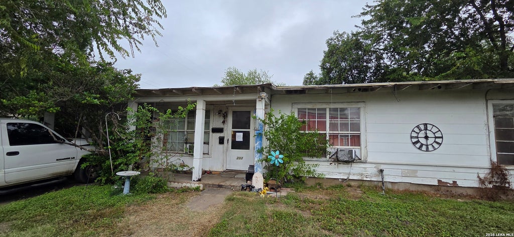 Photo of 203 SHEILA DR, San Antonio, TX 78209 (MLS # 2023967)