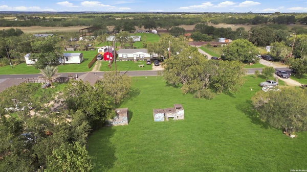 18764 LAGLORIA RD, ELMENDORF, TX 78112 - Image c8a424e8ed6dde89cb8f528b8f41636b/1589755902