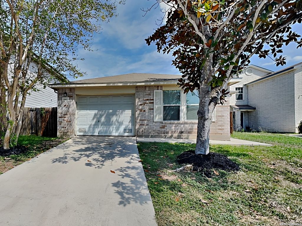 Photo of 2007 MISSION CV, San Antonio, TX 78223 (MLS # 1956936)