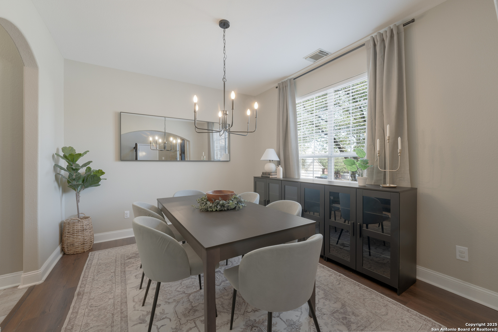 21731 Cliff View