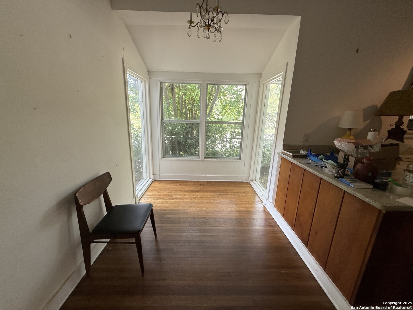 2055 W Huisache