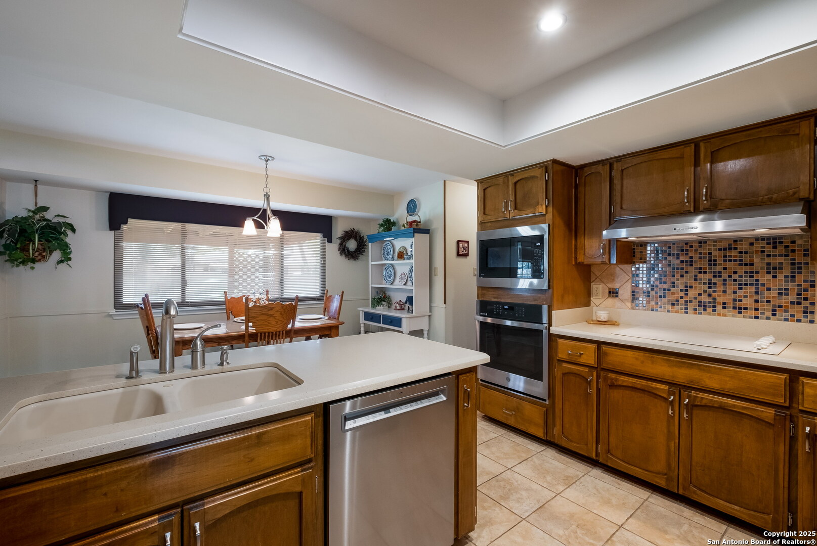 19702 Encino Knoll